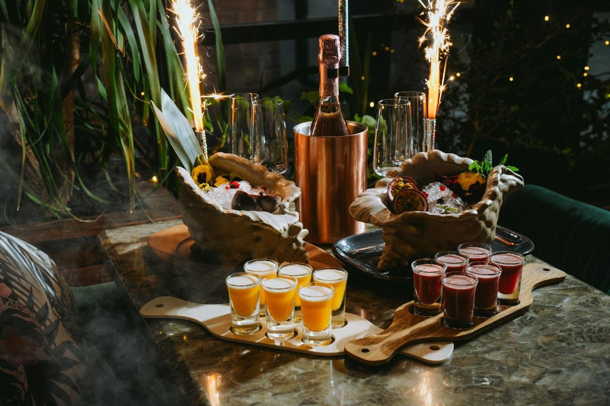 Sangria Sundays to Rooftop Ragers: Best Bars In Connaught Place