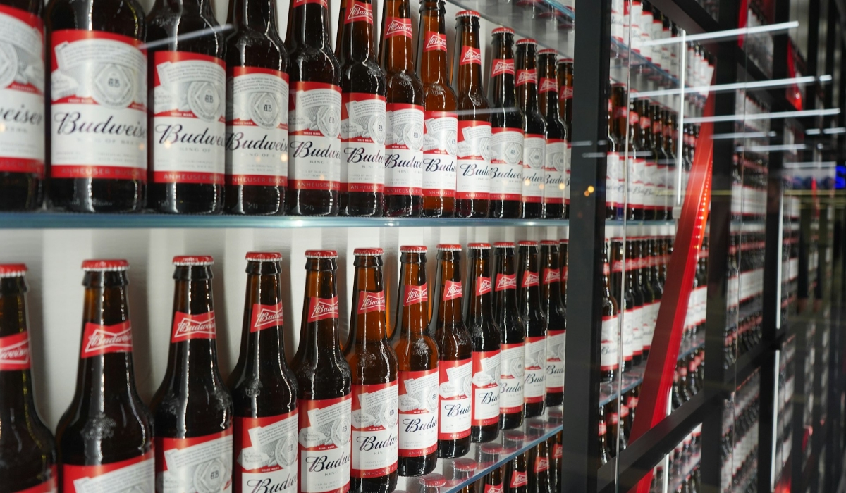 Budweiser Beer Price In Mumbai 2025: Can vs Bottle - What’s Cheaper Now?