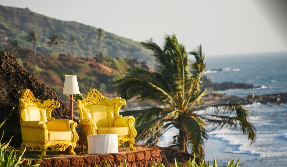 Where To Drink In Vagator: 7 Bars You Must Check Out