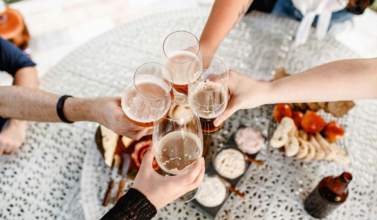 8 Best Mumbai Street Food Items And Their Best Alcohol Pairings