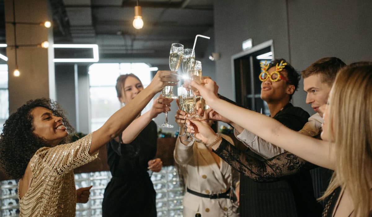 Corporate Trend Alert: Alcohol Free Networking Is The New ‘Cool’ In Office Culture