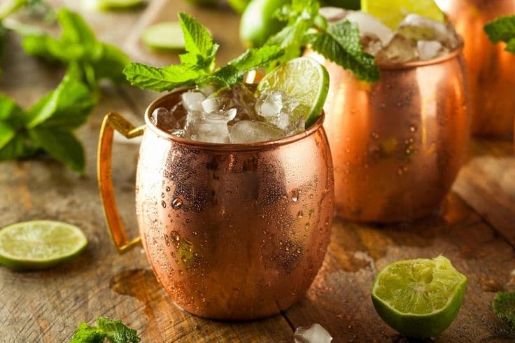 7 Drinks To Order As A First-Time Drinker