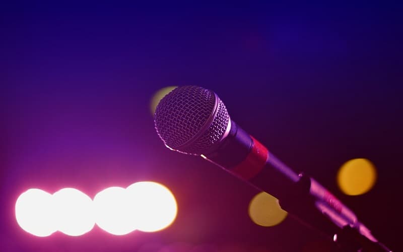 Drunk Notes: 8 Karaoke Bars In Mumbai That Let You Sing Your Heart Out
