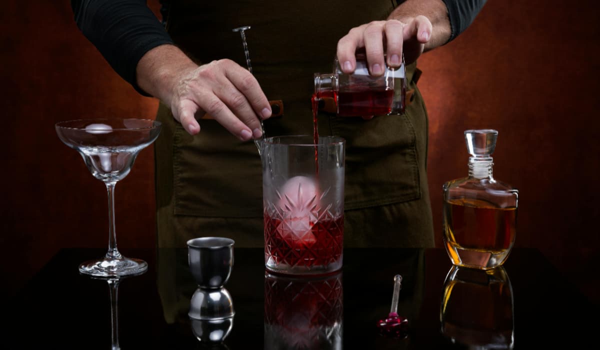 Beginner’s Guide to Making Cocktails at Home: Essential Tips and Tricks