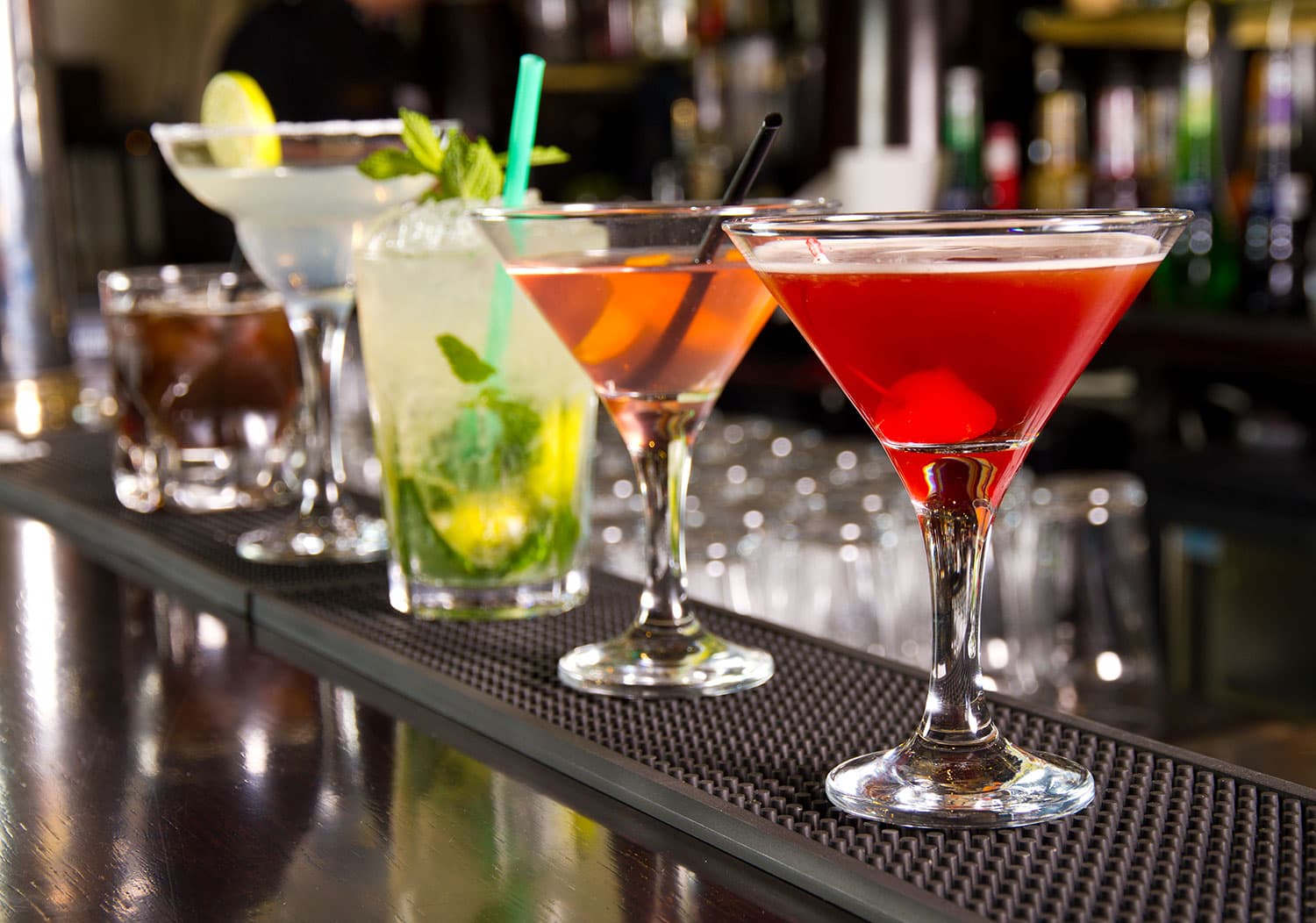 8 Best Cocktail Bars In Goa