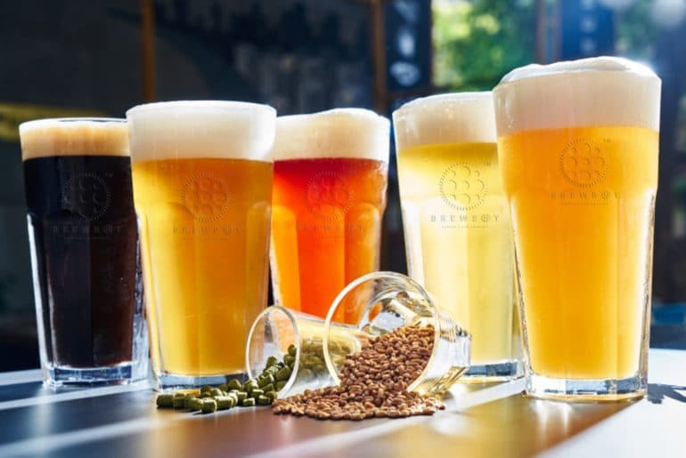 How To Pour Beer Into A Glass?