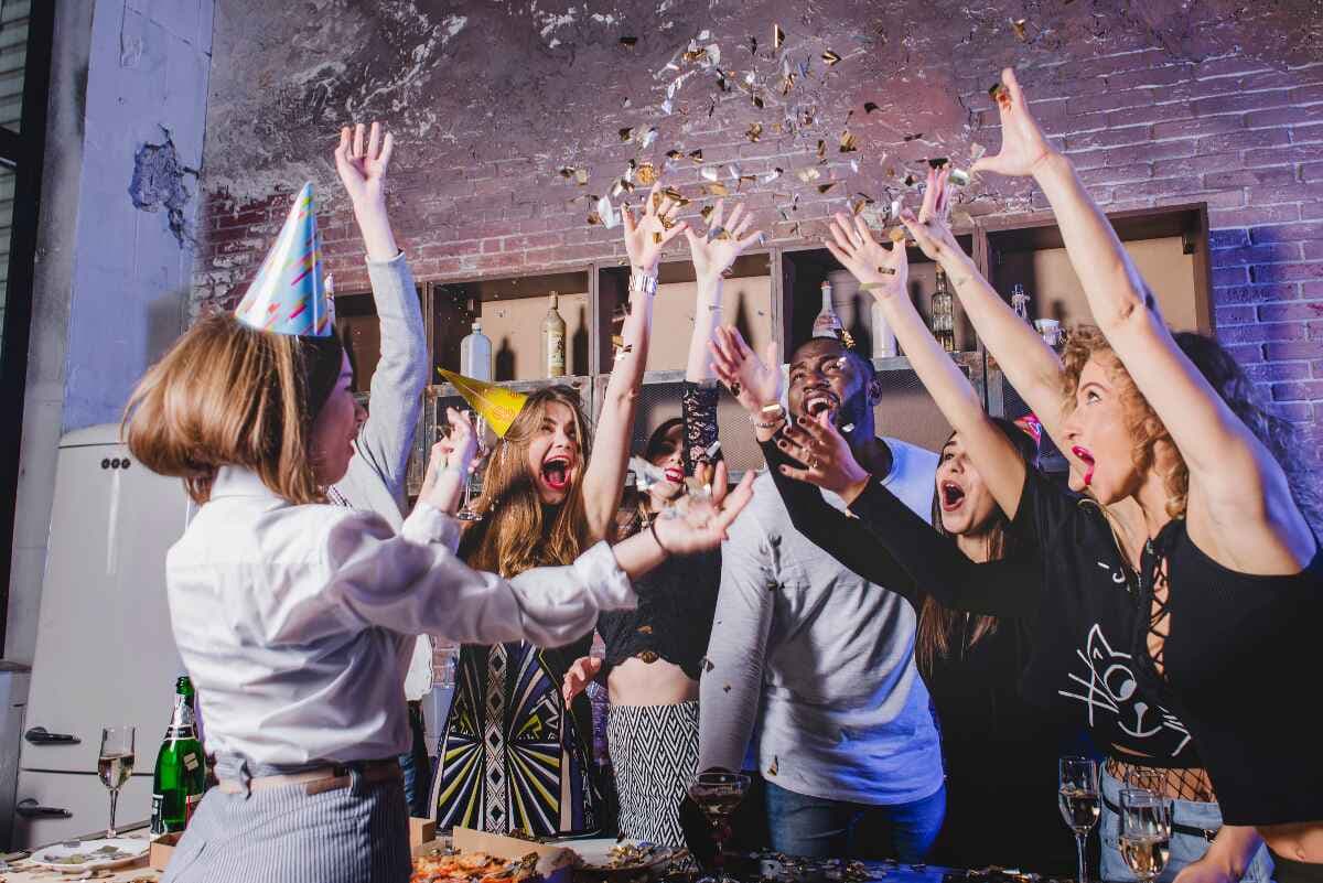 Raise a Glass, Not Your Ex: Tipsy Do’s and Don’ts for a Drama-Free Party