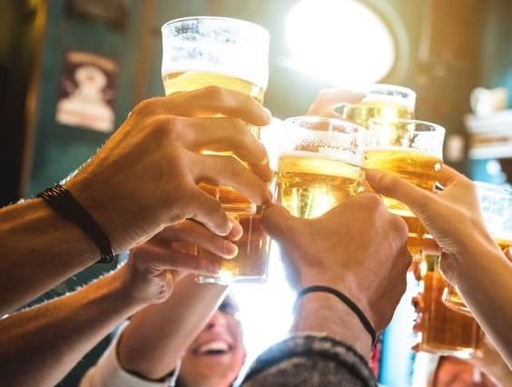 Best Places To Enjoy Sunday Drunch In Mumbai