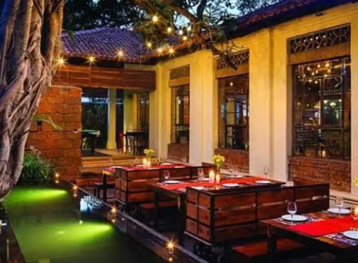 Bar and nightlife setting in Vagator