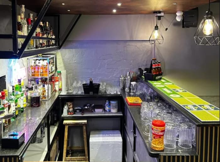 7 Hills Bar, Juhu Review