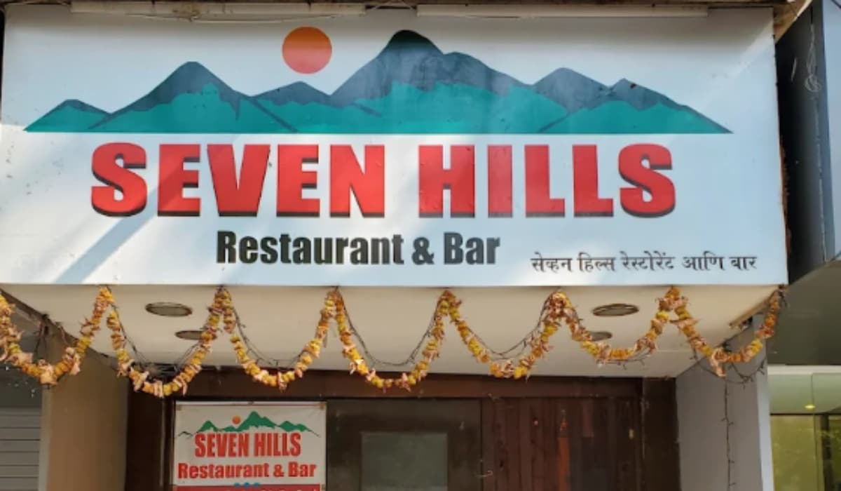 7 Hills Review: The Dingiest Bar That Somehow Nails The Experience