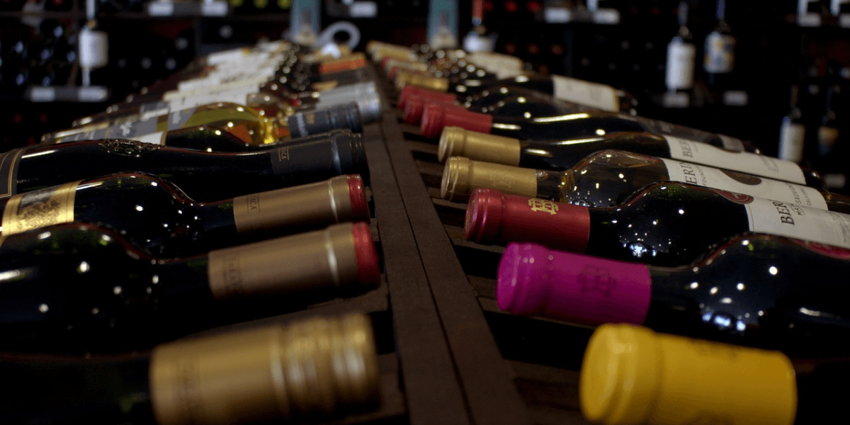 Best Alcohol Gifts For Men In India: Whisky, Gin, Wine & More