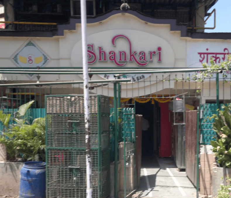 Shankari Fishland Review: Fresh Seafood & Old-School Bar Vibes