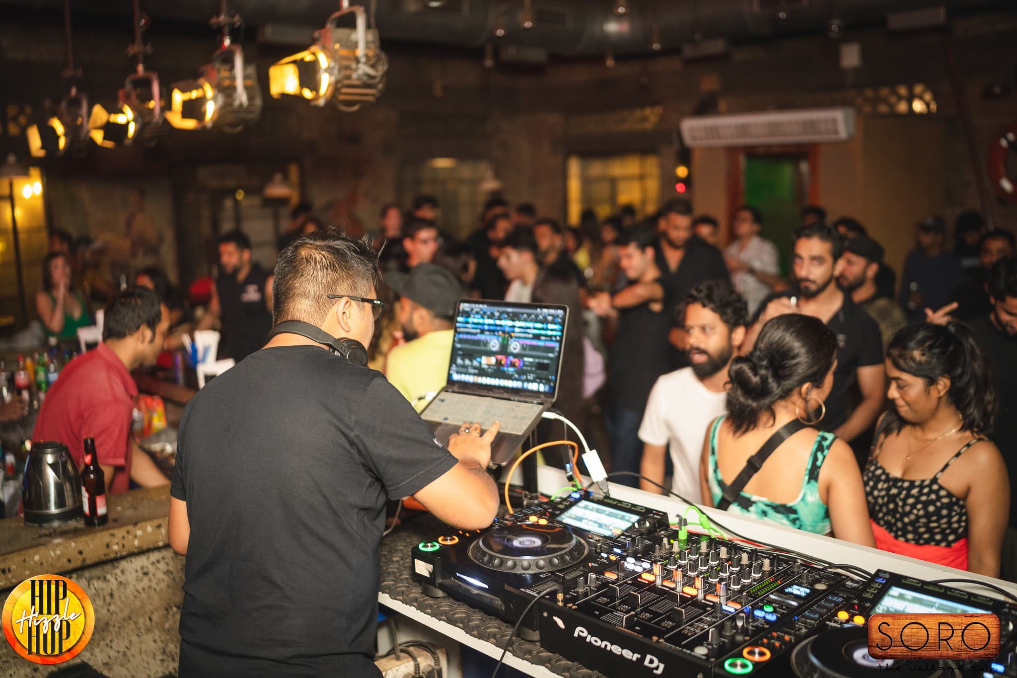 7 Best Nightclubs In Goa For A Girls' Night Out