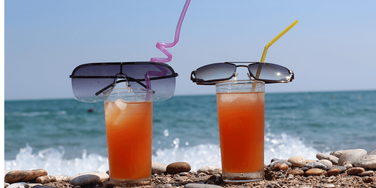 7 Best Low-ABV Drinks For Summer 