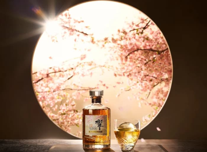 Hibiki 12 and Laphroaig 12: Two New Duty Free Whiskies