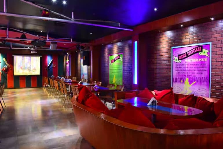 U turn sports bar
