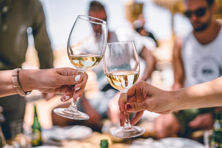 Best White Wines Under INR 1000
