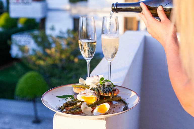 Sparkling Wine Vs Champagne