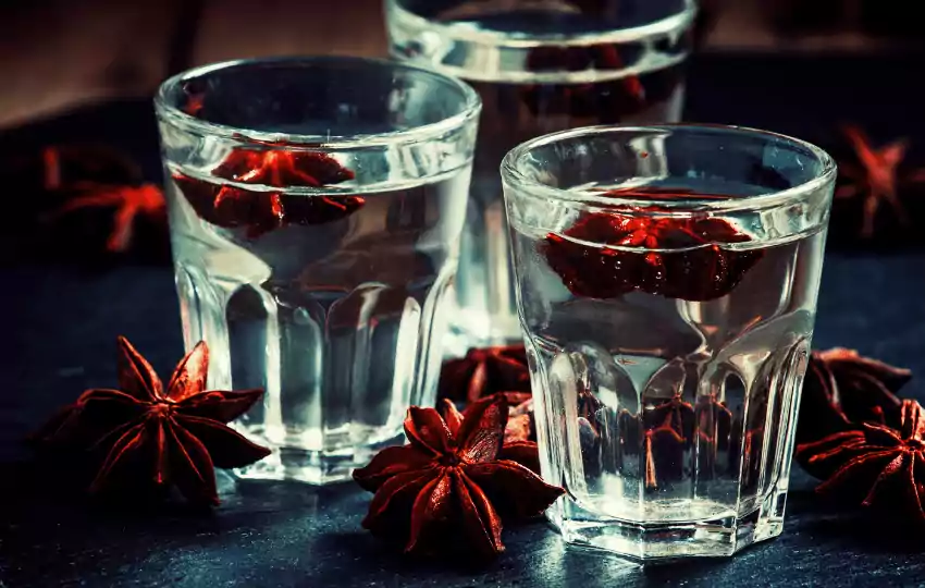 Anisette-liqueur.png