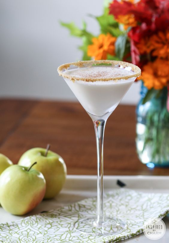 Caramel-Apple-Pie-Martini.jpg