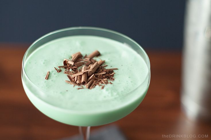 Grasshopper_-The-Best-Grasshopper-Youve-Ever-Had-_-The-Drink-Blog-1-1.jpeg