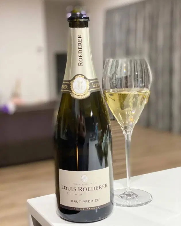 Louis-Roederer-Brut-Premier-NV-Champagne-•-Travelling-Corkscrew-2.png