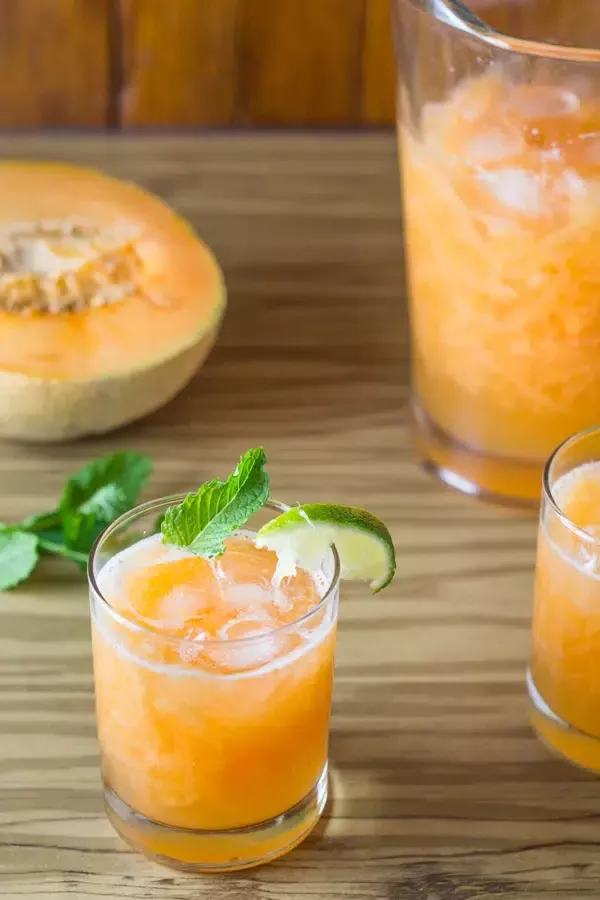 Melon-Drink-Cantaloupe-Drink-Salu-Salo-Recipes-2.webp