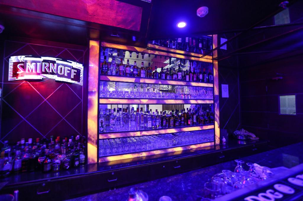 SPACE-BAR-LOUNGE.jpg