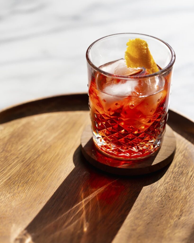 The-Boulevardier-Cocktail-Is-a-Cozier-Winter-Version-of-a-Negroni-819x1024.jpg