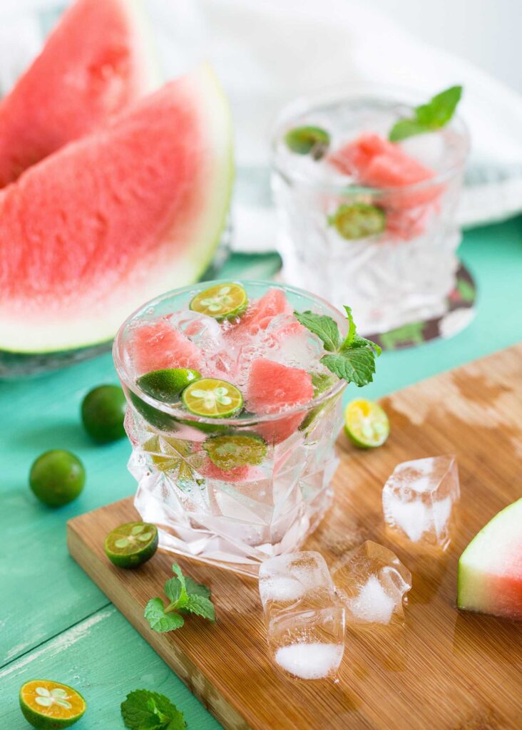 cocktail-with-ice-unsplash-1-732x1024.jpg