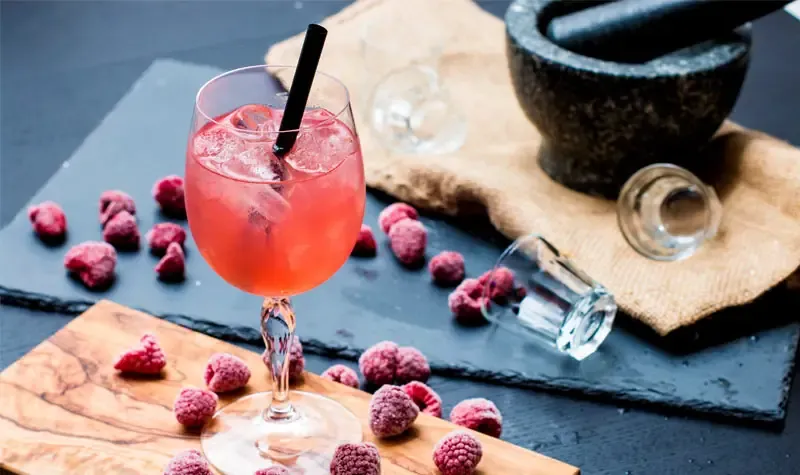 red-lady-cocktail-himbeer.webp
