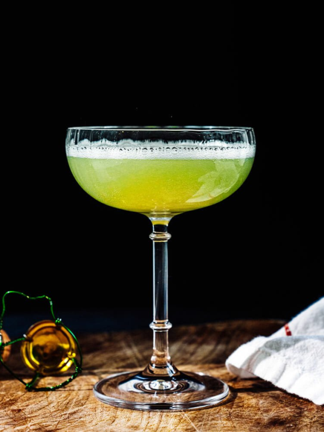Best Green Cocktails To Make At Home