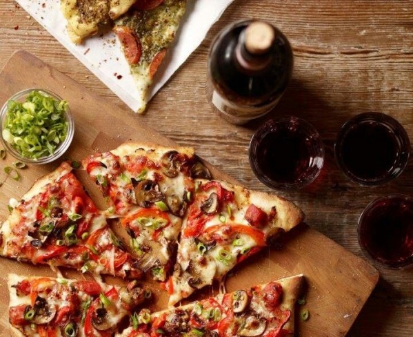 Image for the listicle - Wine & Pizza Pairings You Need To Try