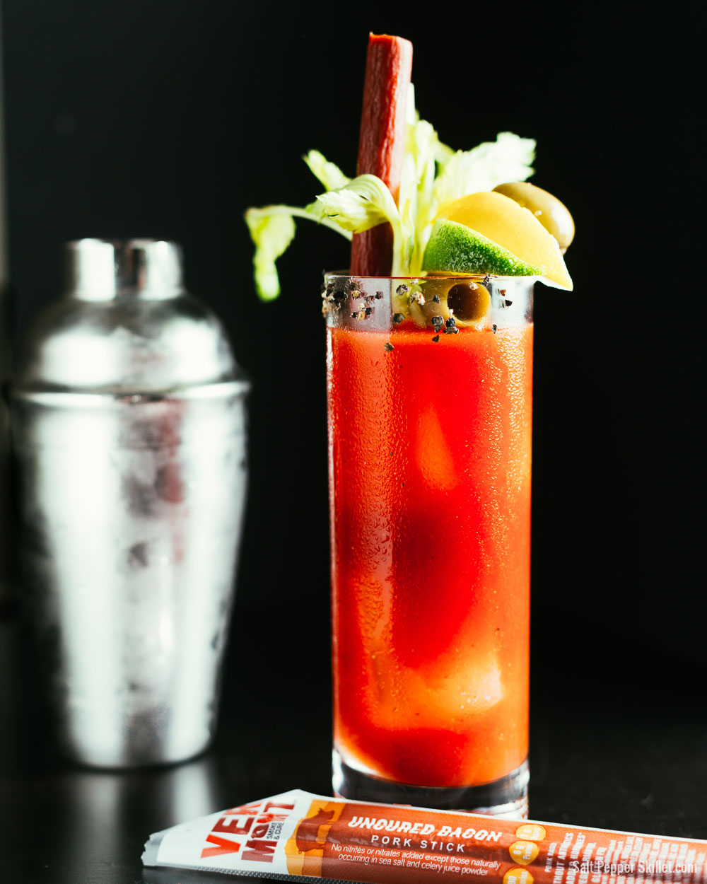 Кровая мери. Bloody Mary Cocktail. Bloody Mary напиток.