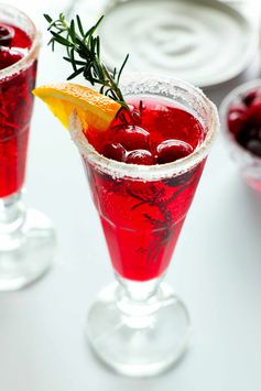 8 Delicious Cranberry Cocktails That’ll Energize You