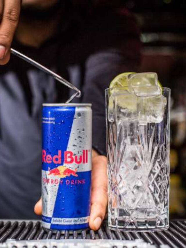Preparing a Red Bull cocktail