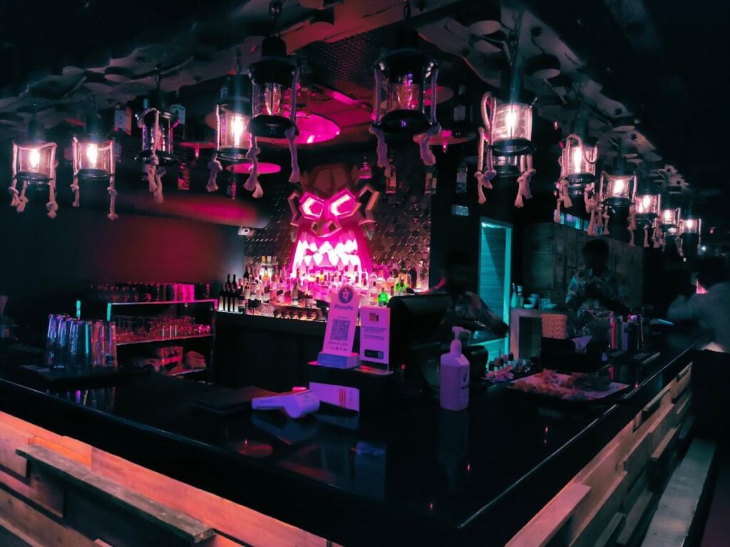Tiki Tako is known to be one of the popular bars in Chennai with a dance floor